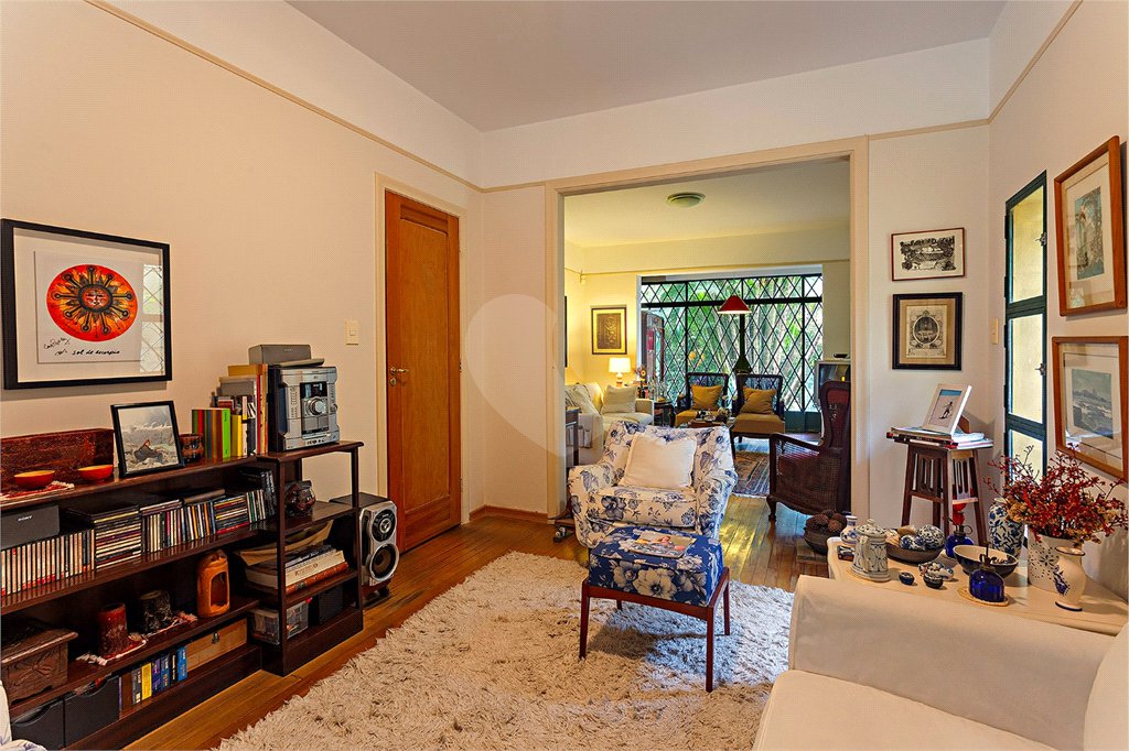 Sobrado à venda com 3 quartos em Jardim Petrópolis, São Paulo, SP