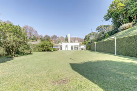 Casa à venda ou para alugar com 3 quartos, sendo 1 suíte,  no condomínio Chácara Flora, São Paulo - SP