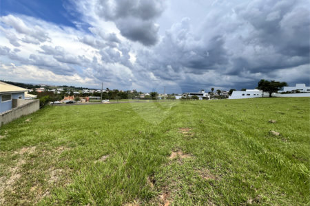 Terreno à venda no condomínio Residencial Saint Charbel, Araçoiaba da Serra - SP