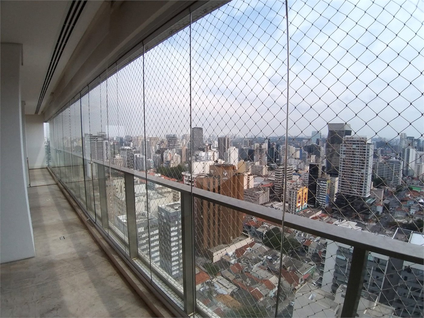 Apartamento à venda ou para alugar com 3 suítes em Pinheiros, São Paulo, SP