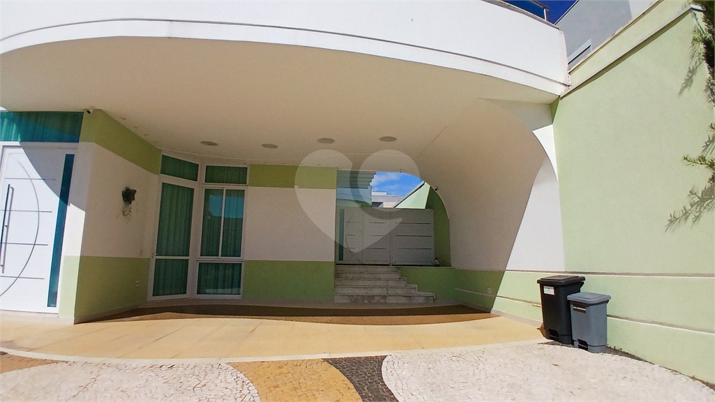Casa à venda com 3 suítes no condomínio Figueira Garden, Atibaia - SP