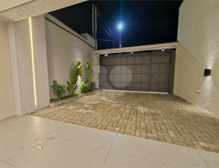 Casa à venda com 4 suítes no condomínio Villas do Jaguari, Santana de Parnaíba - SP