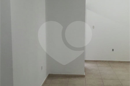 Sobrado à venda com 3 quartos, sendo 1 suíte,  em Bosque, Vinhedo, SP