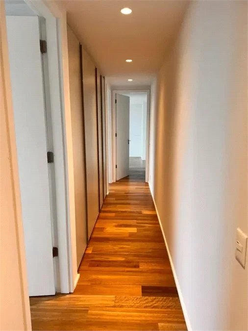 Apartamento para alugar com 4 quartos, sendo 3 suítes, em Pinheiros, São Paulo, SP