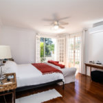 Casa à venda com 5 quartos, sendo 4 suítes, no condomínio Bounganville, São Paulo - SP