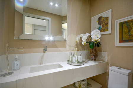 Apartamento à venda com 4 suítes,  em Vila Uberabinha, São Paulo, SP