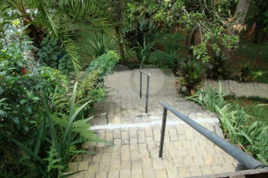 Casa Térrea à venda com 3 quartos, sendo 1 suíte, em Parque Petrópolis, Mairiporã, SP