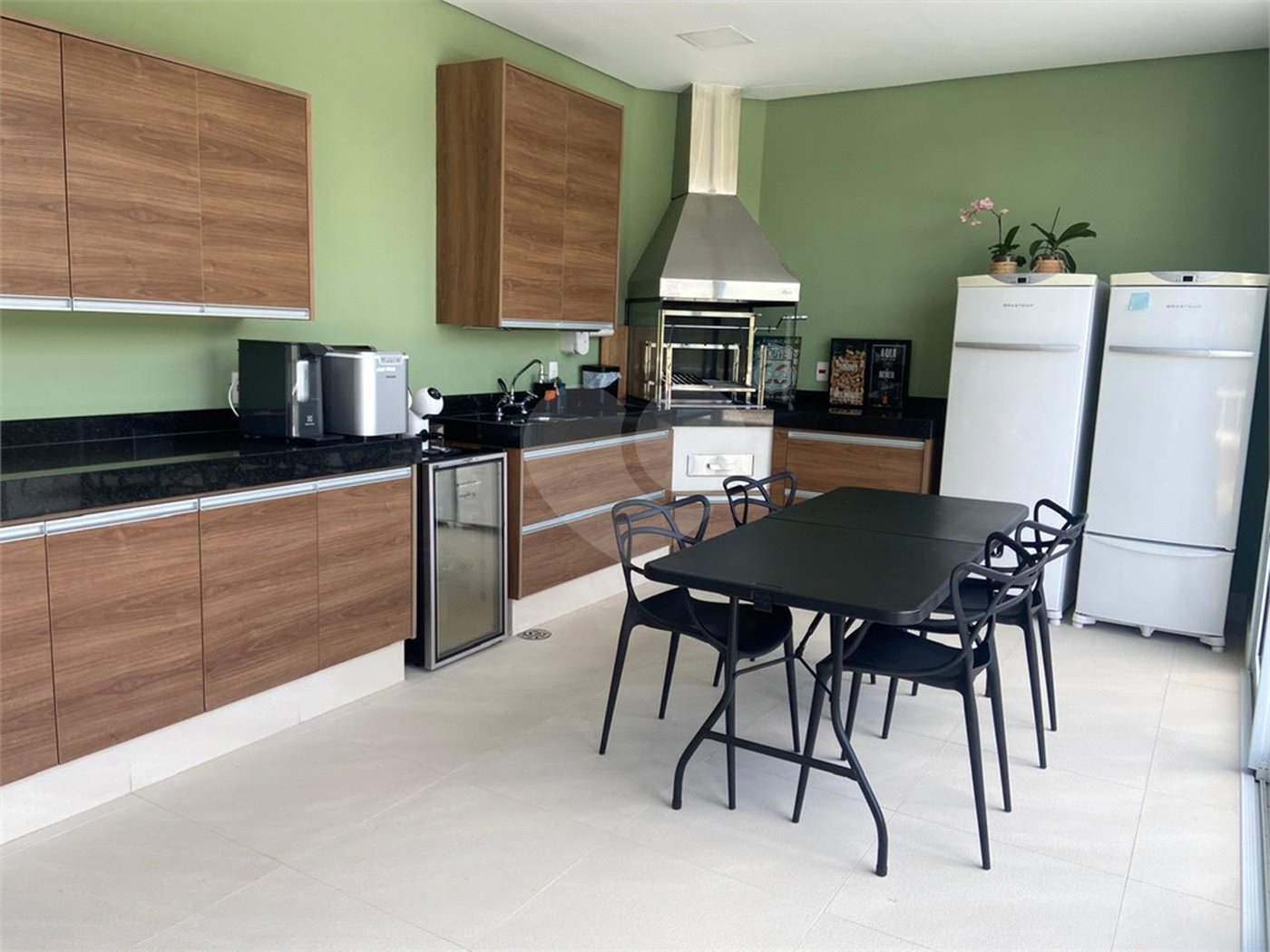 Casa à venda ou para alugar com 4 suítes no condomínio Residencial Gênesis 1, Santana de Parnaíba - SP