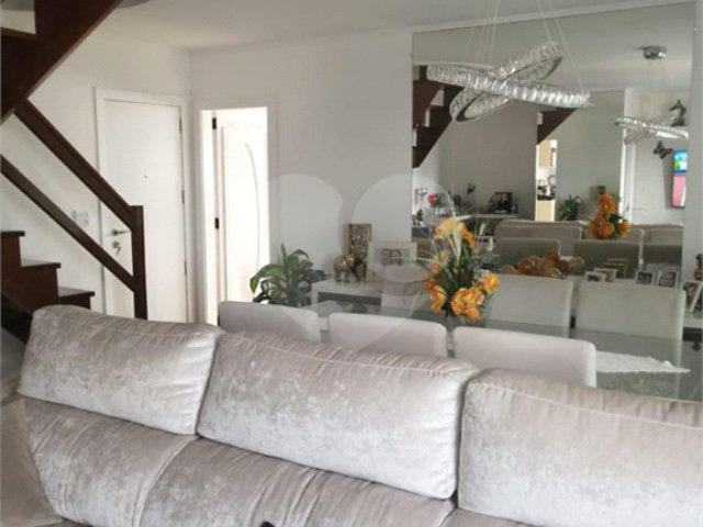 Cobertura à venda com 4 quartos, sendo 2 suítes,  em Santana, São Paulo, SP