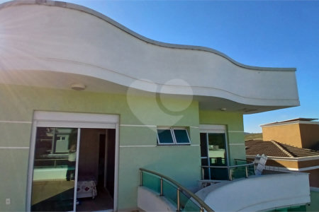 Casa à venda com 3 suítes no condomínio Figueira Garden, Atibaia - SP