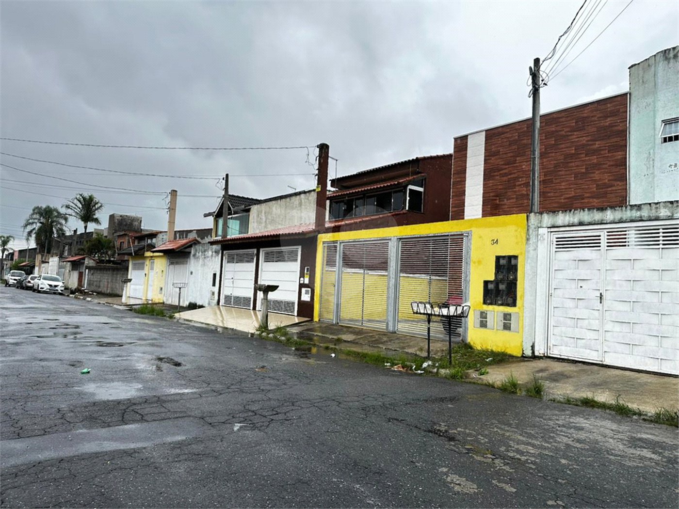 Casa à venda com 8 quartos no condomínio Quaresmeira, Suzano - SP