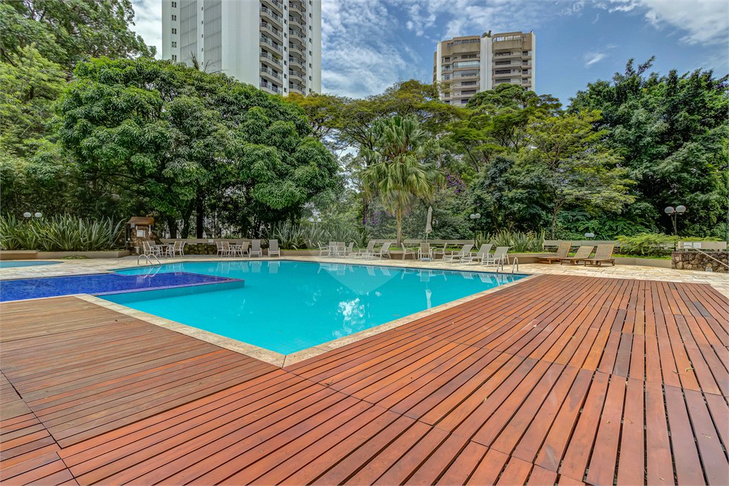 Apartamento à venda com 4 quartos, sendo 1 suíte, em Alto da Boa Vista, São Paulo, SP