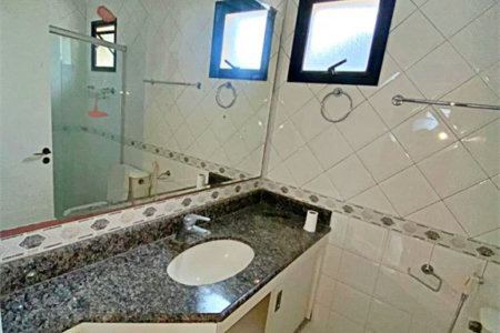 Apartamento à venda com 3 quartos, sendo 1 suíte,  em Vila Andrade, São Paulo, SP
