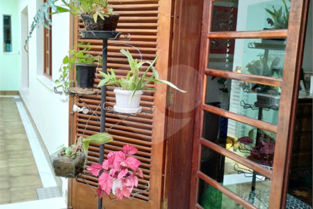 Sobrado à venda com 5 suítes em Jardim Armênia, Mogi das Cruzes, SP