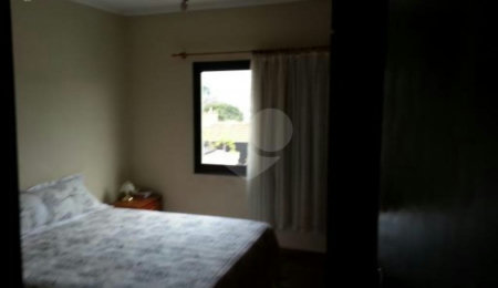 Sobrado à venda com 3 quartos, sendo 1 suíte,  em Parque Vitória, São Paulo, SP