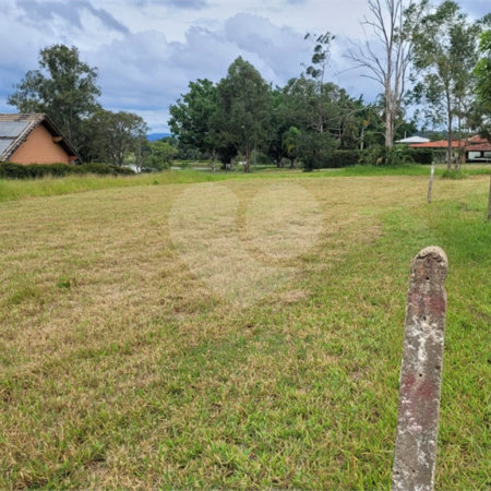 Loteamento Residencial no Condomínio Vila Pinhal do Broa.