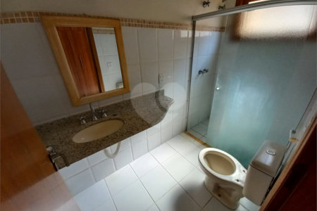 Casa Térrea no Condomínio Damha I,