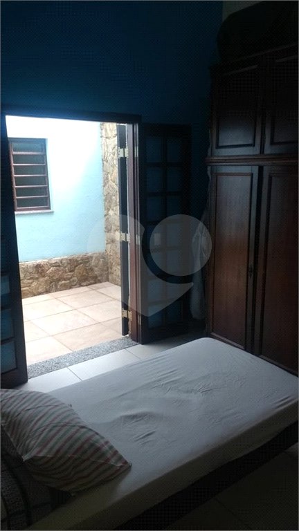 Casa para Venda em Piracaia