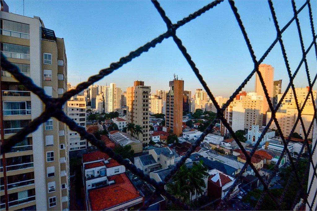 Cobertura à venda com 3 quartos, sendo 1 suíte, em Pinheiros, São Paulo, SP