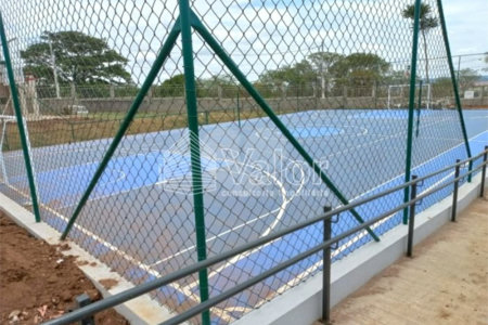 Terreno plano no Condomínio Villeneuve, com 250,00 m² de área total.