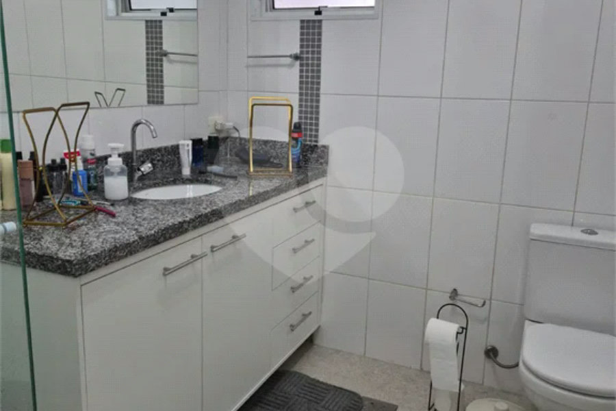 Apartamento à venda no Edifício Pedro Ometto, no coração de Piracicaba.