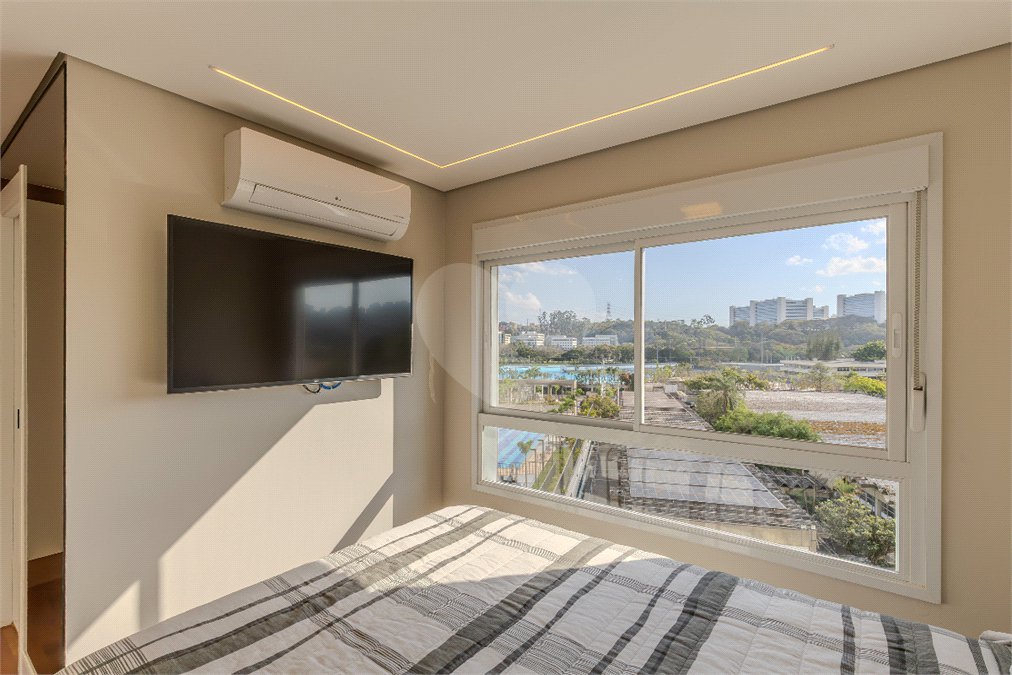 Apartamento à venda com 2 suítes em Santo Amaro, São Paulo, SP