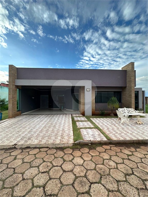 Casa à venda com 3 quartos, sendo 1 suíte,  no Centro, Ponta Porã, MS