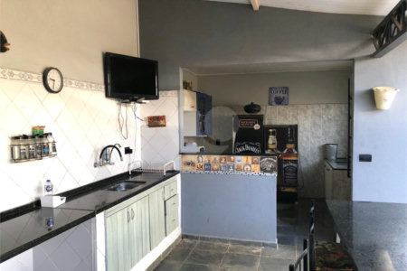 Casa à venda com 4 quartos, sendo 2 suítes, no condomínio Zuleika Jabour, Salto - SP
