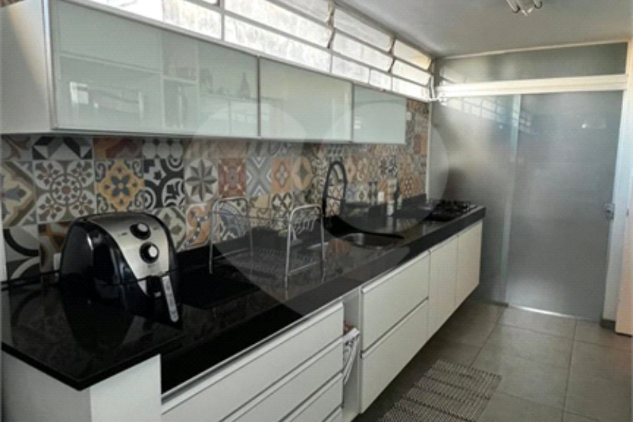 Sobrado à venda com 3 quartos, sendo 1 suíte, em Vila Mariana, São Paulo, SP