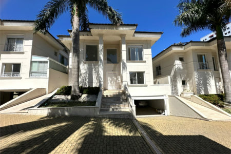 Casa à venda com 4 suítes no condomínio Villaggio Houda, São Paulo - SP