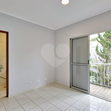 Casa à venda com 3 quartos, sendo 1 suíte, em Alto da Boa Vista, São Paulo, SP