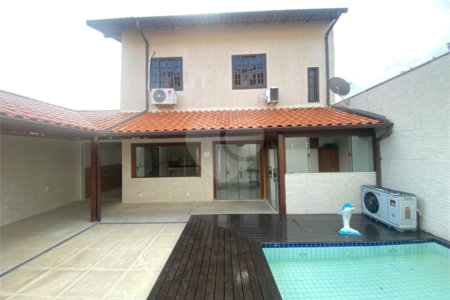 Casa à venda com 4 quartos, sendo 1 suíte, em Inhoaíba, Rio de Janeiro, RJ