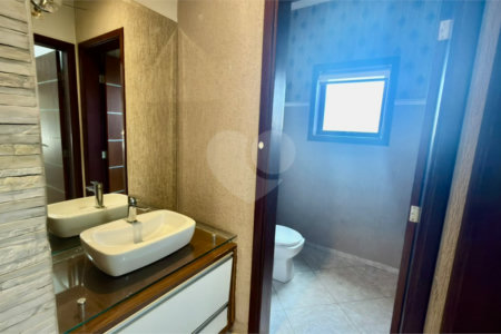 Casa à venda com 4 suítes no condomínio Parque Village Castelo, Itu - SP