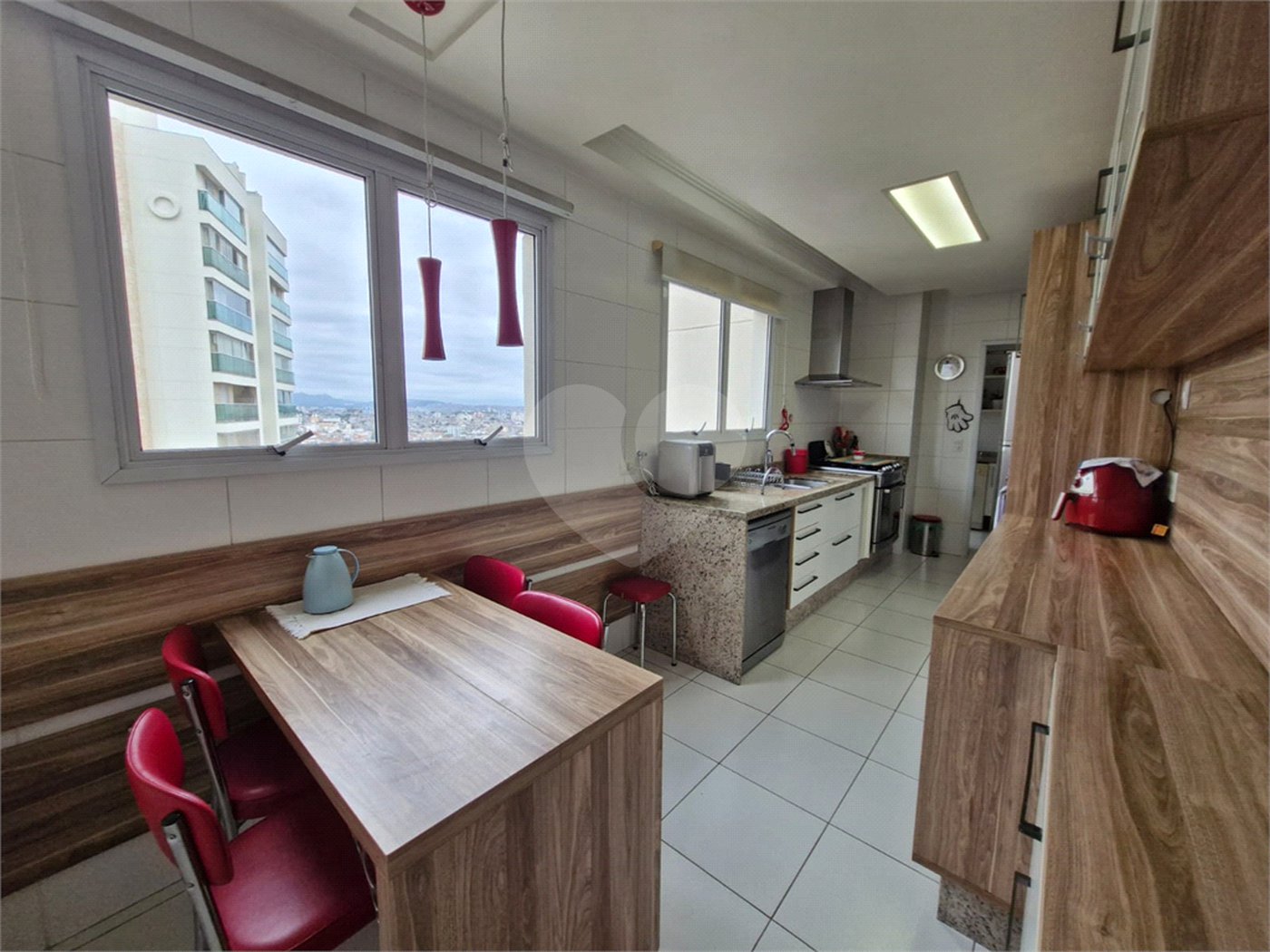 Apartamento à venda ou para alugar com 4 quartos, sendo 3 suítes, em Santa Teresinha, São Paulo, SP