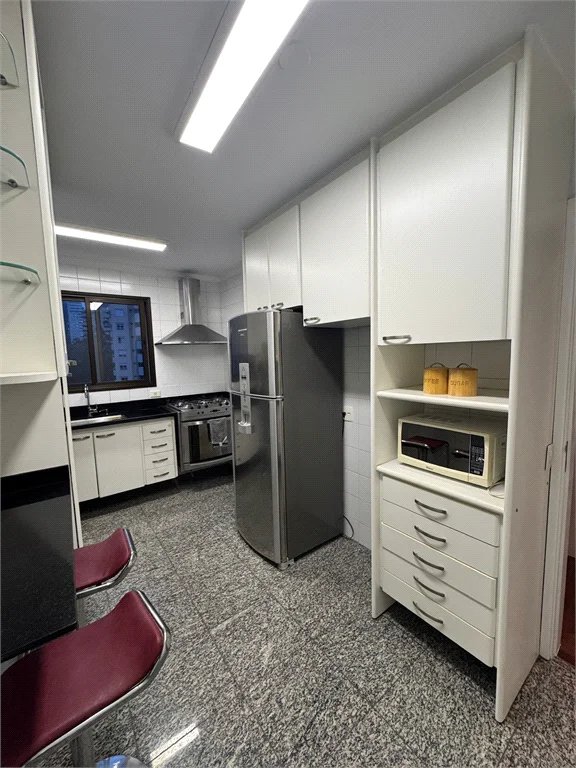 Apartamento à venda com 3 suítes em Vila Suzana, São Paulo, SP