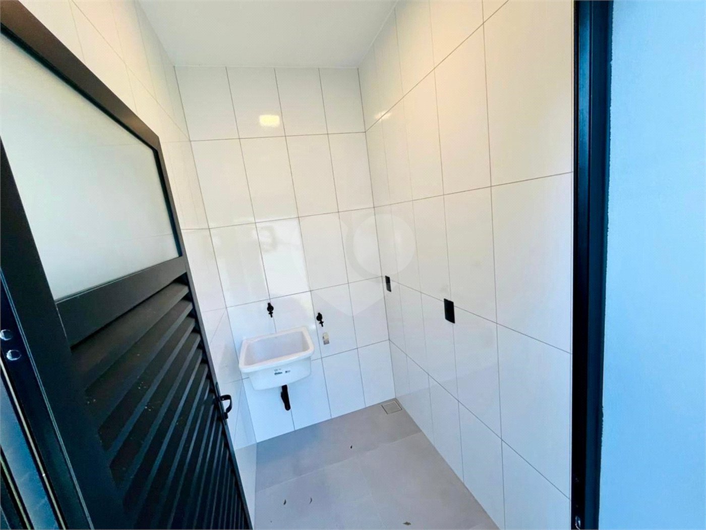 Casa à venda com 3 quartos, sendo 1 suíte,  no condomínio Cerejeiras, Araçoiaba da Serra - SP
