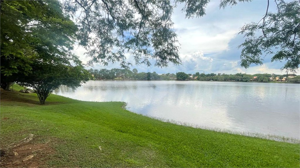 Casa à venda com 4 suítes no condomínio Vivendas do Lago, Sorocaba - SP
