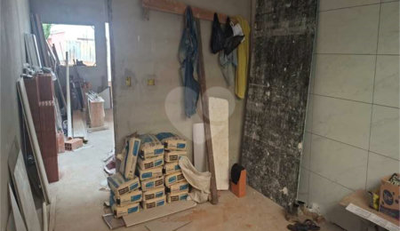 Casa de Vila à venda com 3 quartos, sendo 1 suíte,  em Vila Elze, São Paulo, SP