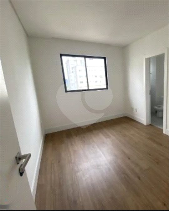 Apartamento à venda com 4 suítes em Meia Praia, Itapema, SC