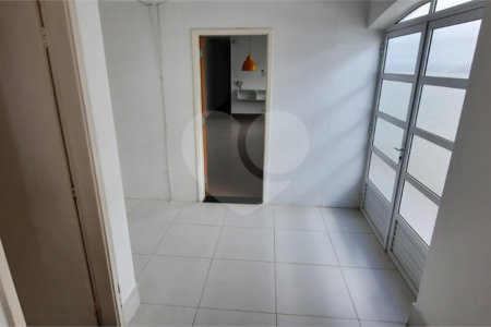 Sobrado à venda com 3 quartos, sendo 1 suíte, em Vila Firmiano Pinto, São Paulo, SP