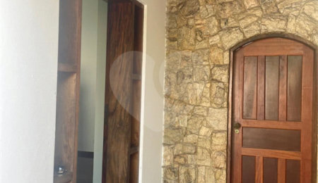 Sobrado à venda com 6 quartos, sendo 3 suítes,  em Dos Casa, São Bernardo do Campo, SP