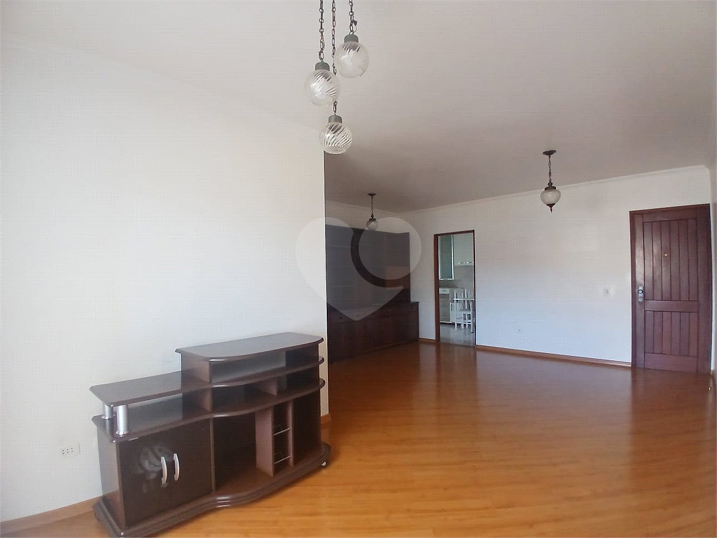 Apartamento à venda ou para alugar com 3 quartos, sendo 1 suíte,  em Jardim Flórida, São Roque, SP