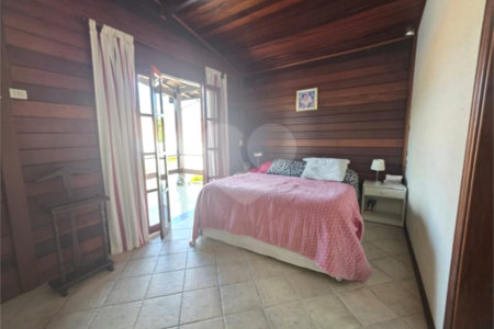 Casa à venda com 3 quartos, sendo 1 suíte, no condomínio Estância Marambaia, Vinhedo - SP
