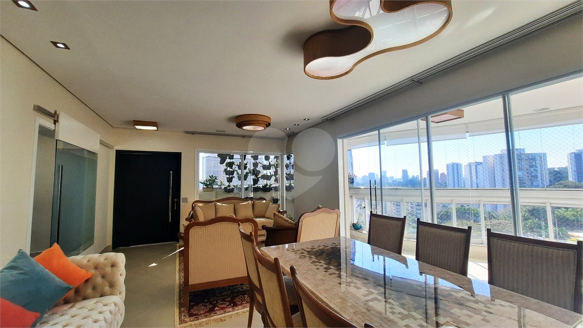 Apartamento à venda com 3 suítes em Jardim Marajoara, São Paulo, SP