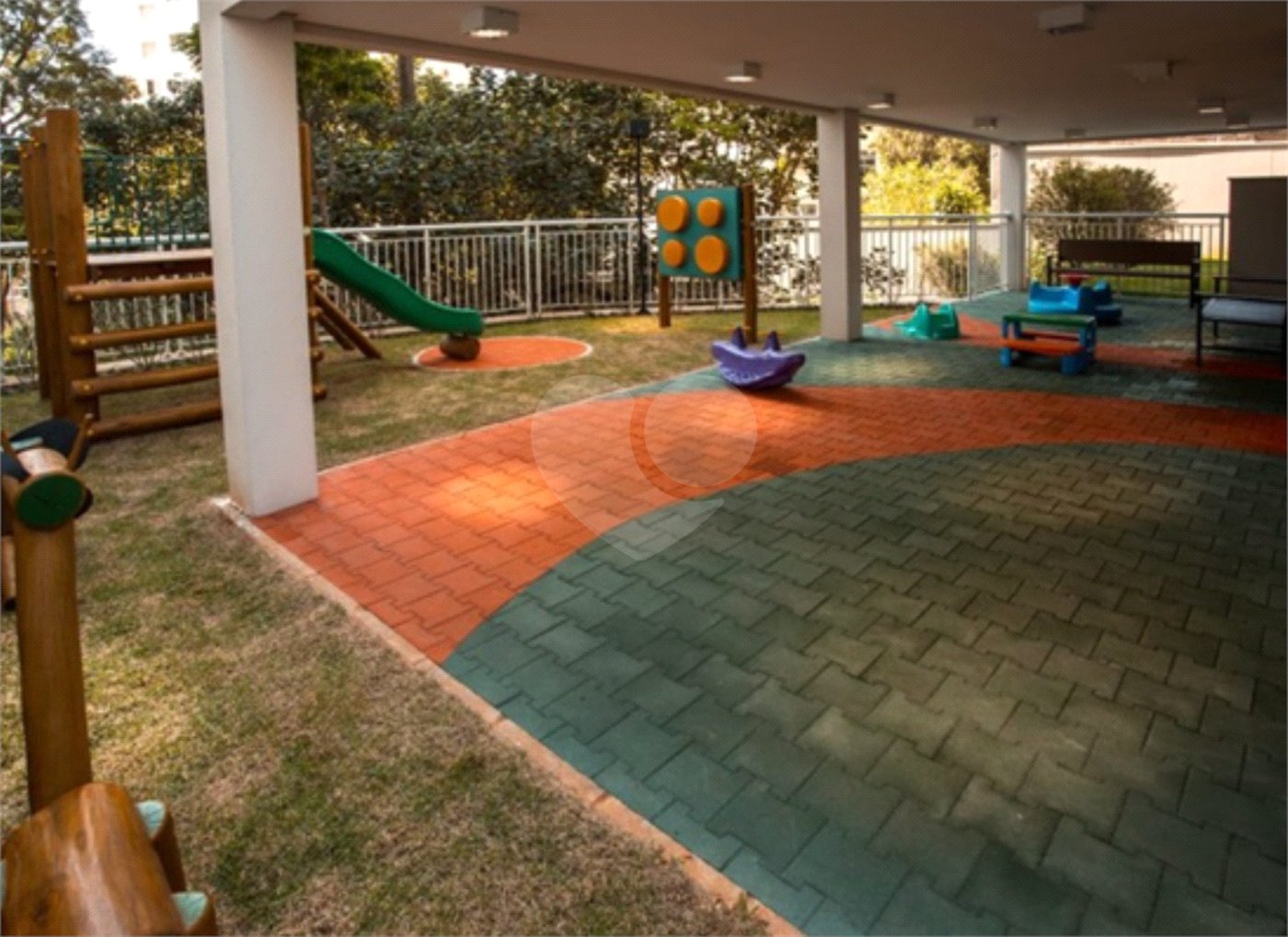 Apartamento à venda com 3 quartos, sendo 1 suíte,  em Jardim Vazani, São Paulo, SP