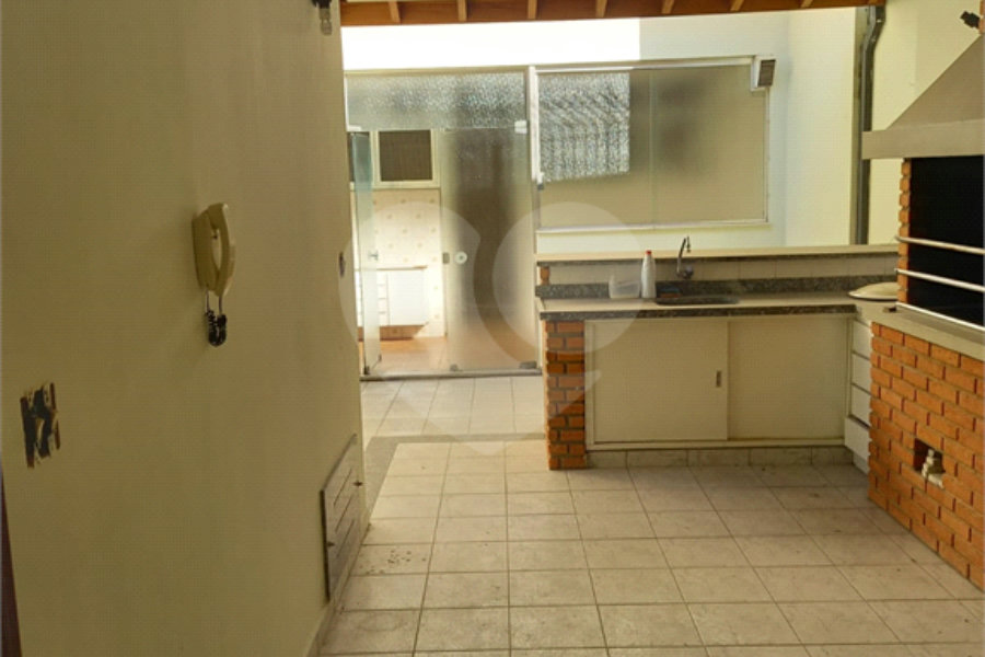 Sobrado à venda com 5 quartos, sendo 2 suítes,  em Tremembé, São Paulo, SP