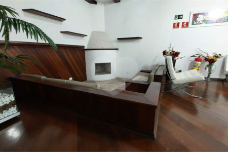 Casa à venda com 4 quartos, sendo 2 suítes,  em Vila Alexandria, São Paulo, SP