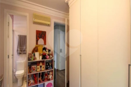 Casa à venda com 3 suítes no condomínio Palma de Mallorca Private Houses, São Paulo - SP
