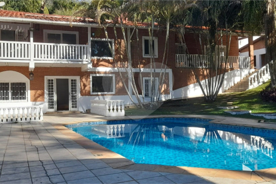 Casa à venda com 3 quartos, sendo 1 suíte, em Roseira, Mairiporã, SP