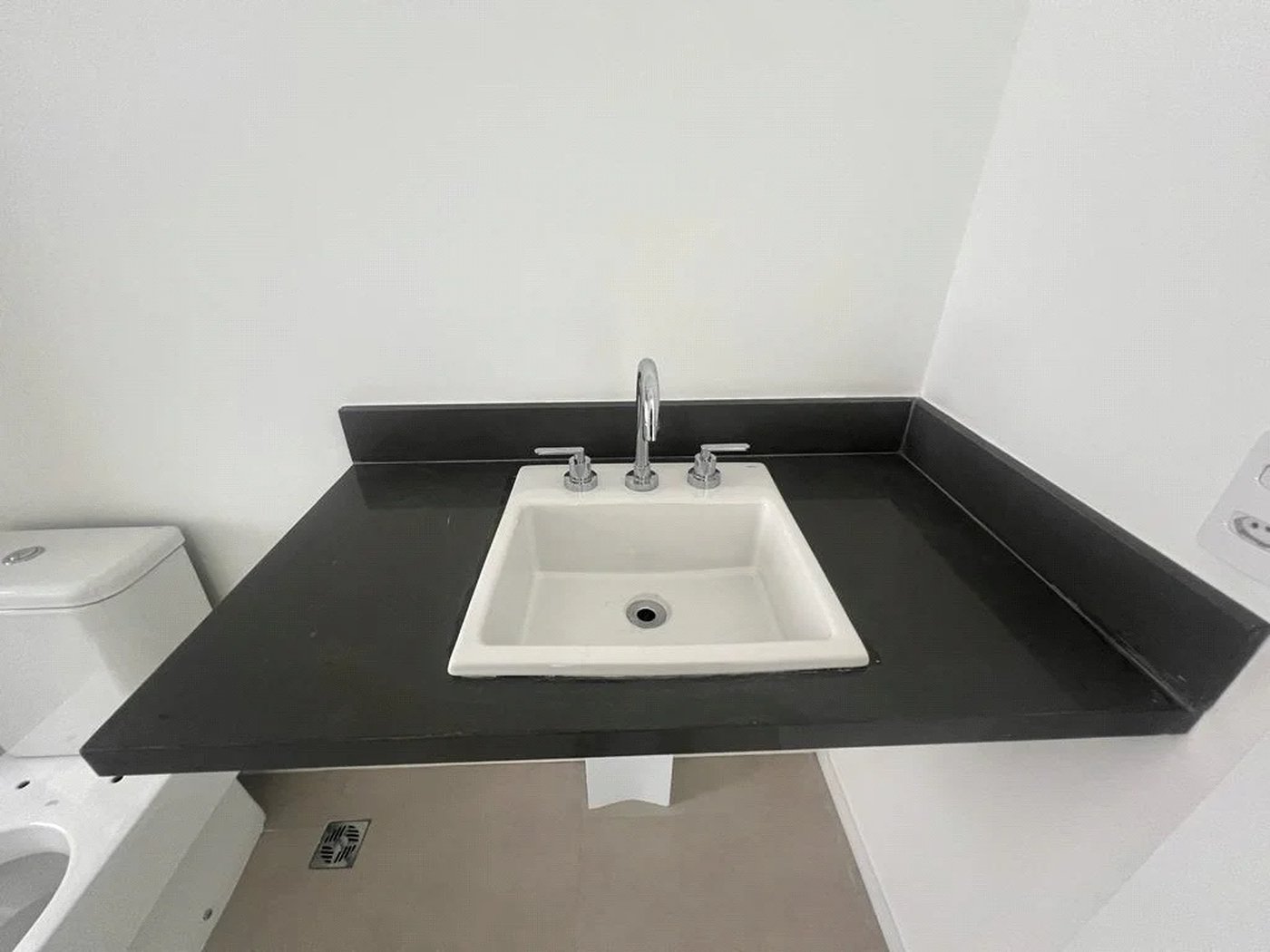 Apartamento à venda com 3 quartos, sendo 1 suíte,  em Pinheiros, São Paulo, SP